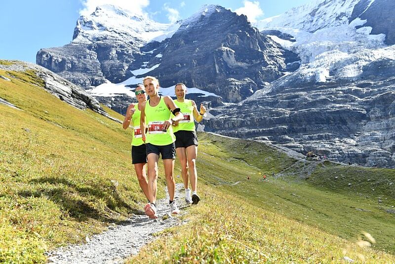 Chantal Cavin mit ihren Guides am Jungfrau Marathon