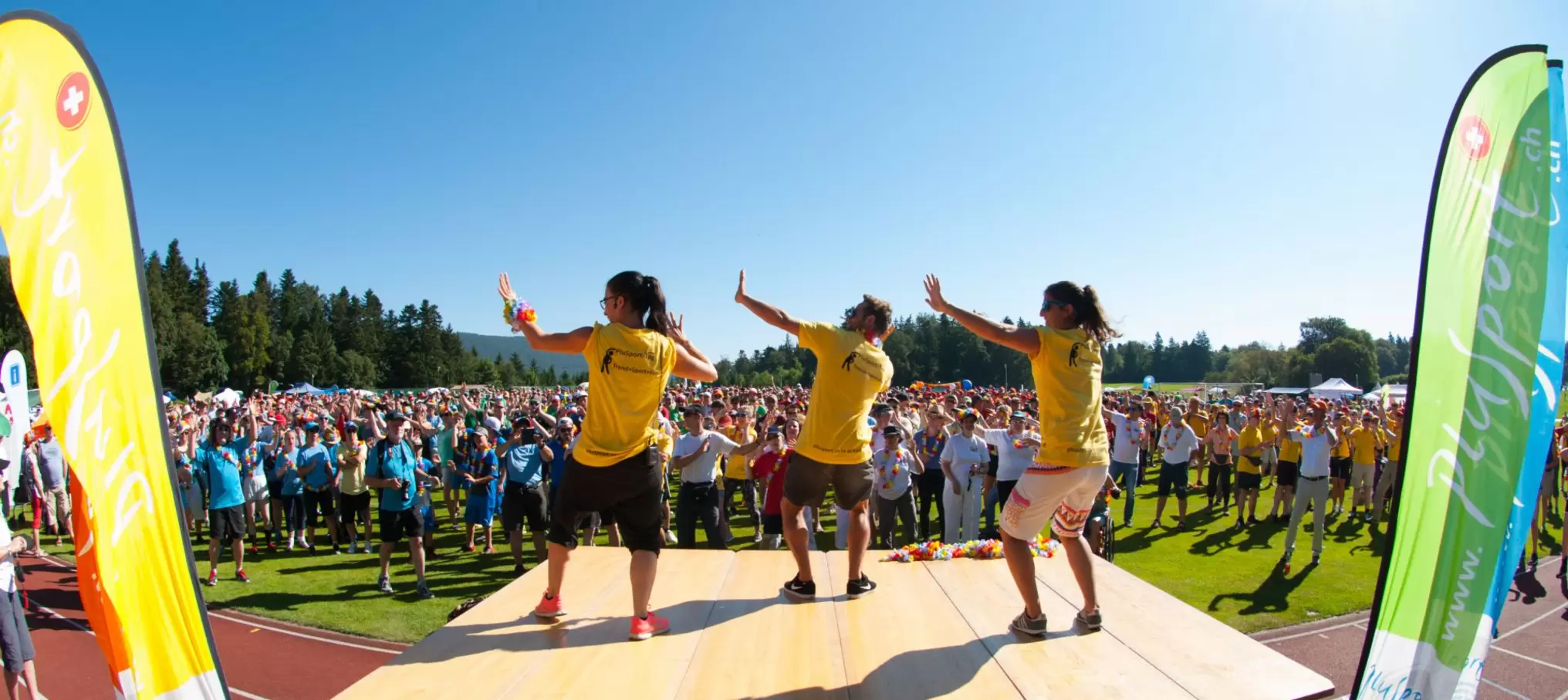 Échauffement collectif PluSport Surfin‘ au stade de la «Fin du monde» 