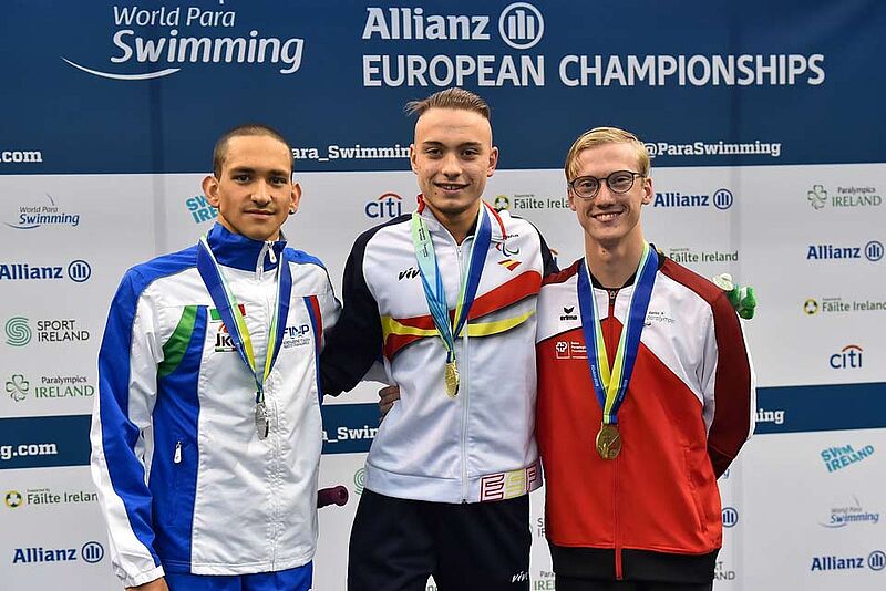 Joshua Grob bei der Siegerehrung EM 2018 400m Freestyle