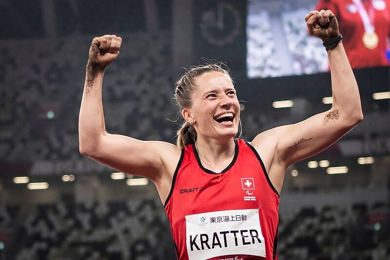 Elena Kratter jubelt über Bronze