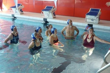 Team blau beim Wasserball.