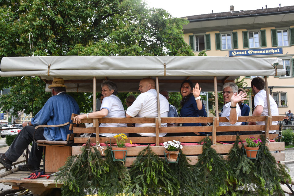 Auch Vorstandsmitglieder und Mitarbeiter von PluSport waren bei der Rösslikutschenfahrt dabei