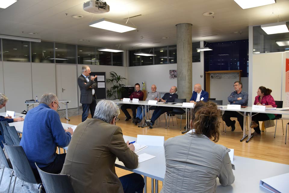 Diskussion unter den Workshop-Teilnehmern der Romandie.