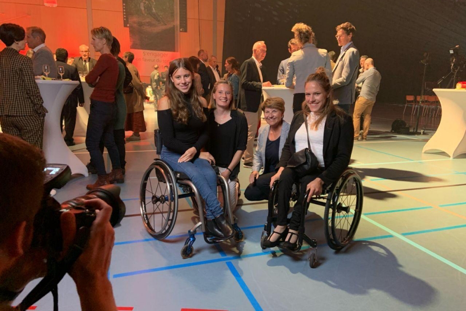 Von links nach rechts: Nora Meister, Elena Kratter, Bundesrätin Viola Amherd, Catherine Debrunner