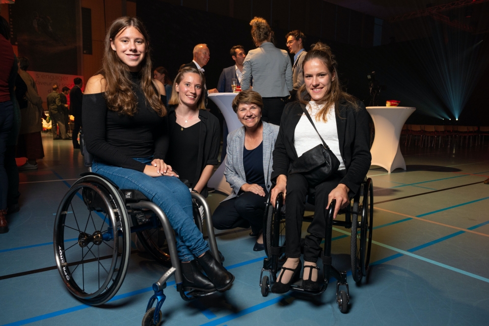 Von links nach rechts: Nora Meister, Elena Kratter, Bundesrätin Viola Amherd, Catherine Debrunner