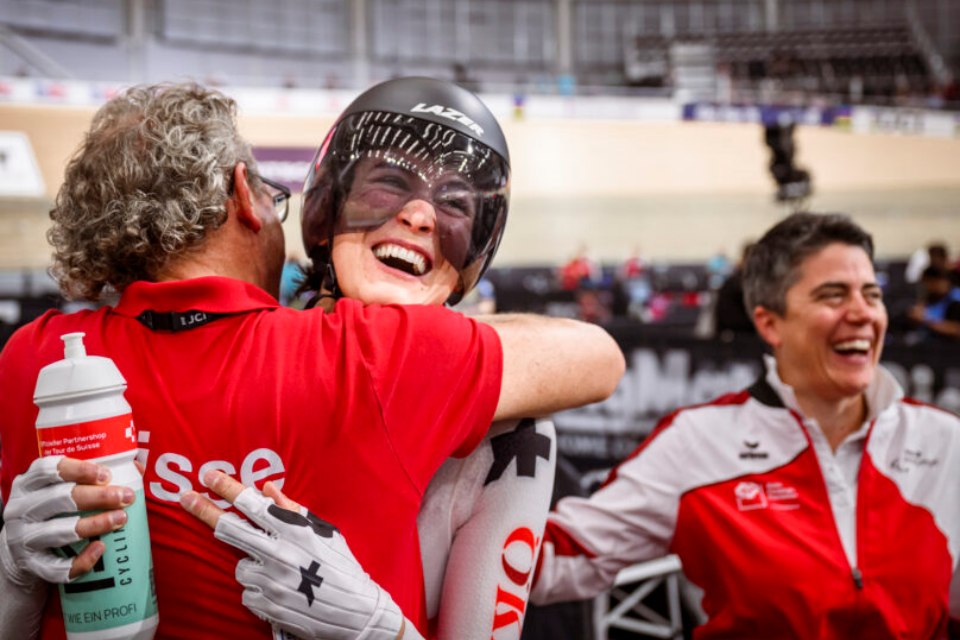 [Translate to Francais:] Franziska Matile-Dörig freut sich über ihre zweite WM-Medaille (Foto: Gabriel Monnet)