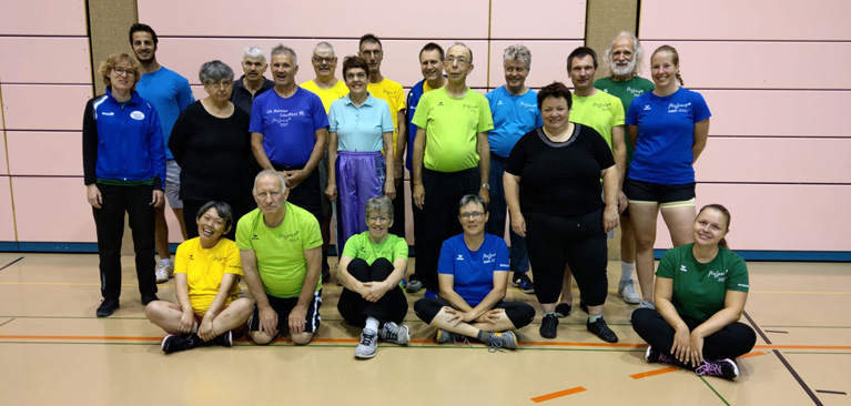 In der Turnhalle und vor allem im Hallenbad aktiv - unsere PluSport-Senioren. PluSport-Senioren in der Turnhalle