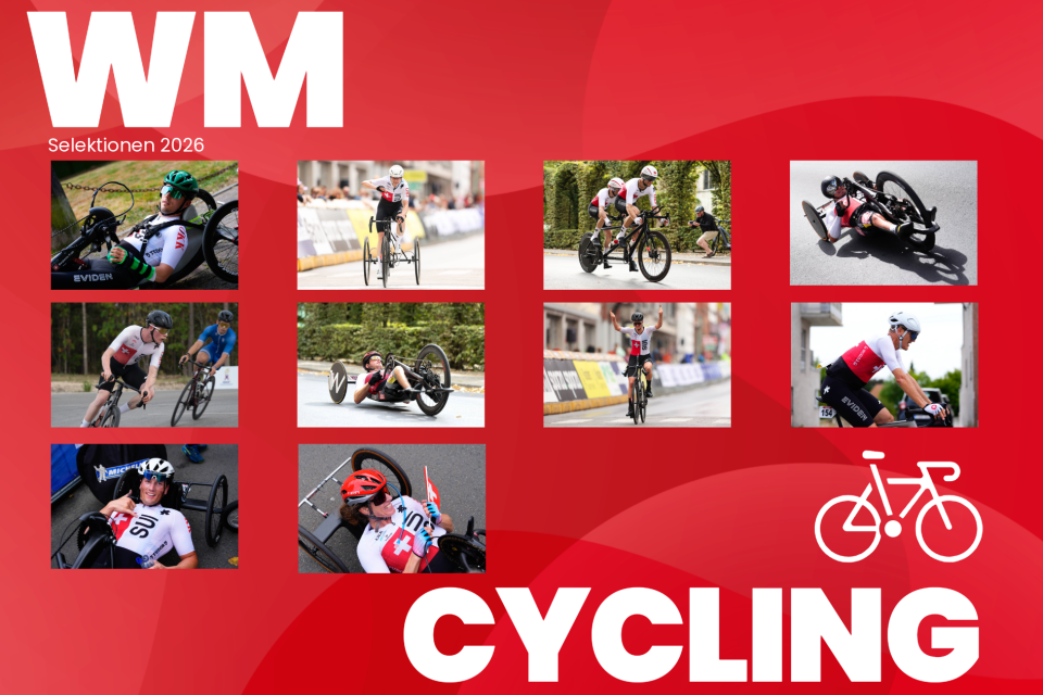 Eine Collage von Sportlern, die an Handbike-Rennen teilnehmen, mit auffälligem weißem Schriftzug „WM“ und „CYCLING“ auf rotem Hintergrund. Daneben steht in kleinerer Schrift „Selektionen 2026“ neben Symbolen für Radfahren und Rollstühle.